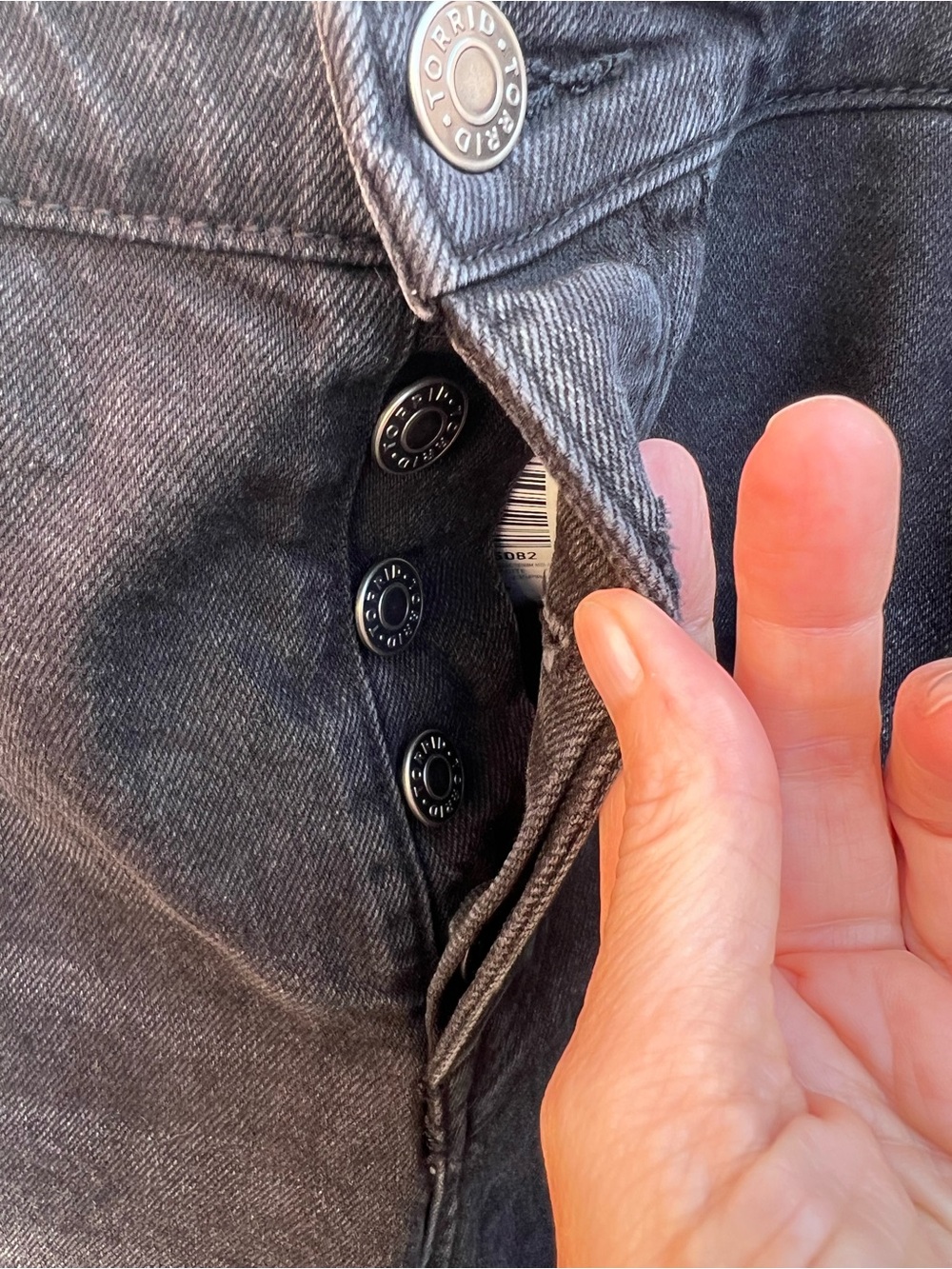 Torrid Black crop boyfriend Distressed mid rise Jeans - Picture 5 of 8